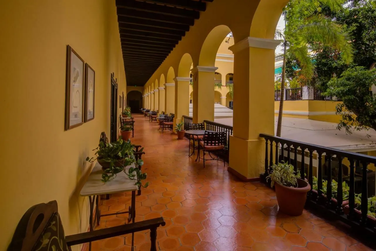 Hotel El Convento San Juan 4*,