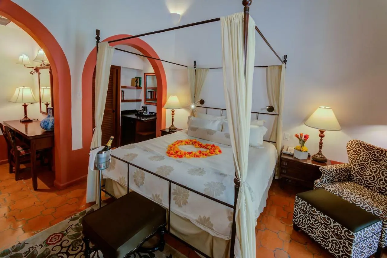 Hotel El Convento San Juan 4*,